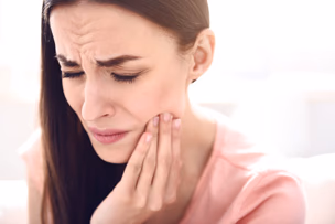 Imagen relacionada con Prevenir y disminuir el dolor en la articulación temporomandibular